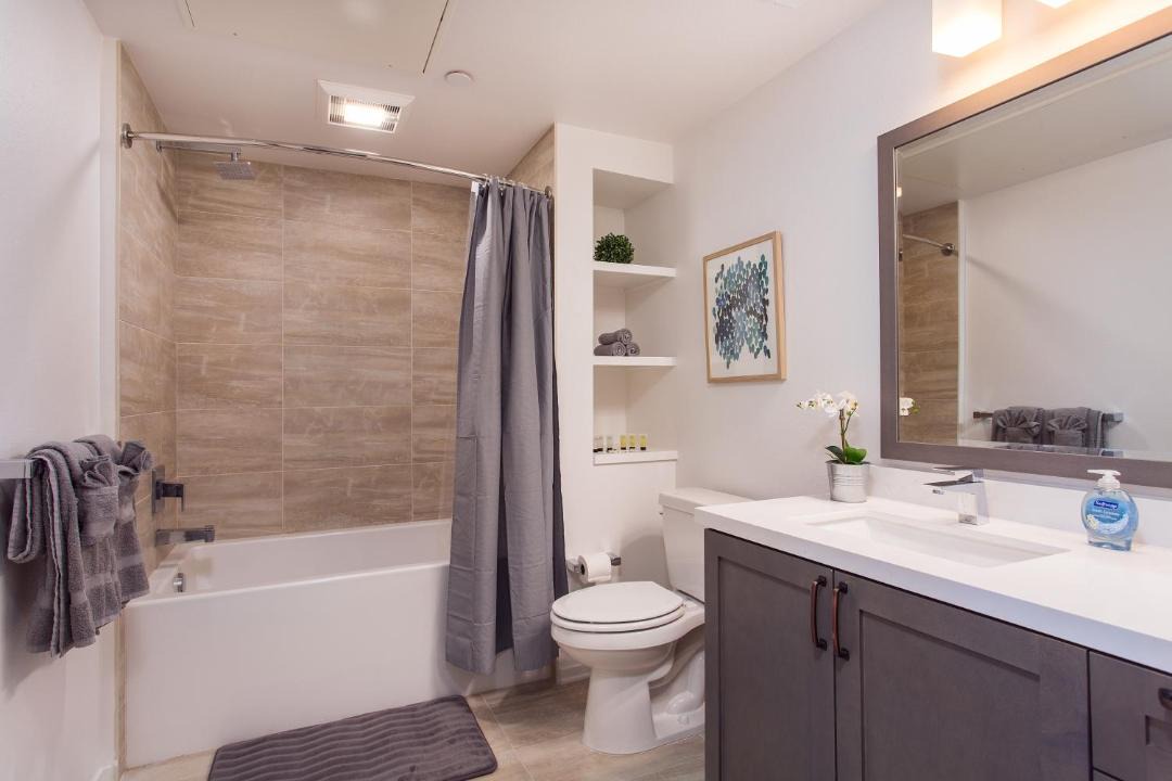 Photo of Bathroom in Pacific - Edison