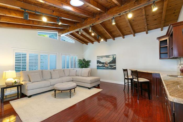 Photo of Livingroom in Encino