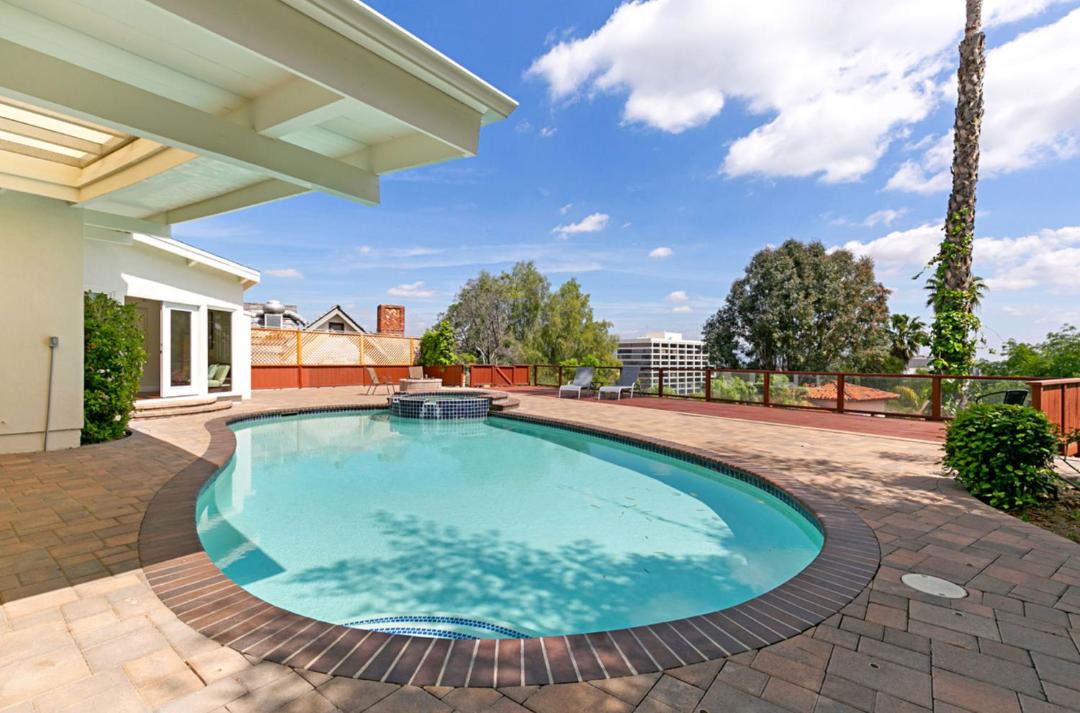 Photo of Outdoor in Encino