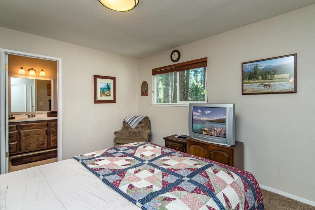 Photo of Bedroom in Tahoe Island
