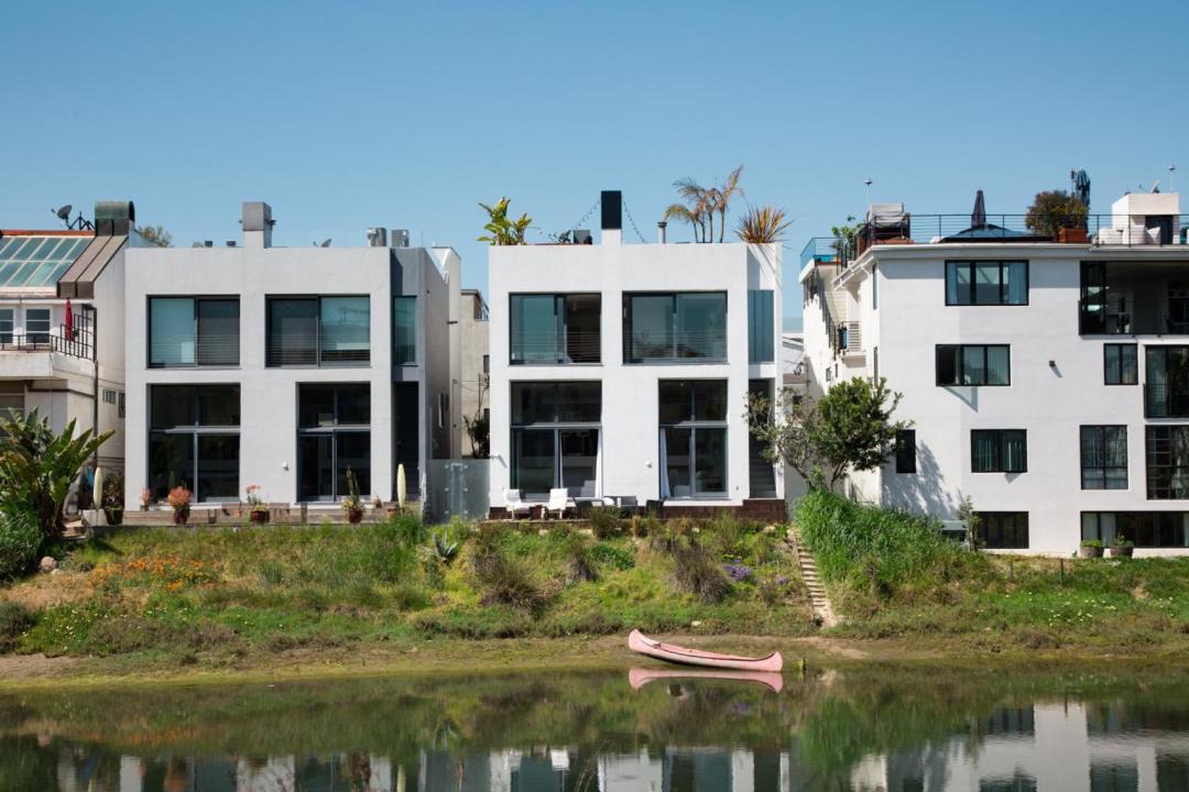 Photo of Buildings in Marina Peninsula