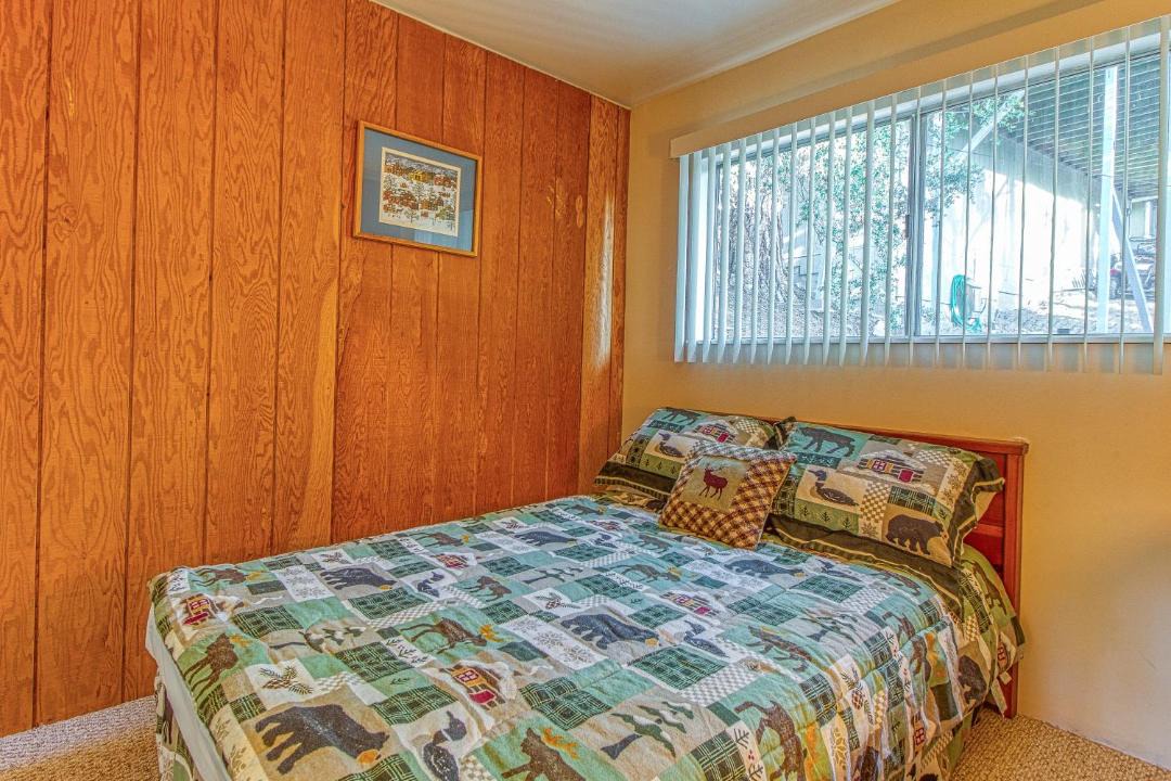 Photo of Bedroom in Idyllwild