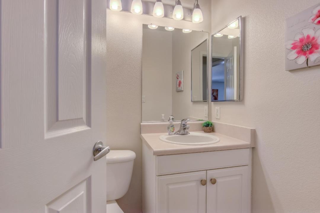 Photo of Bathroom in Marina Peninsula