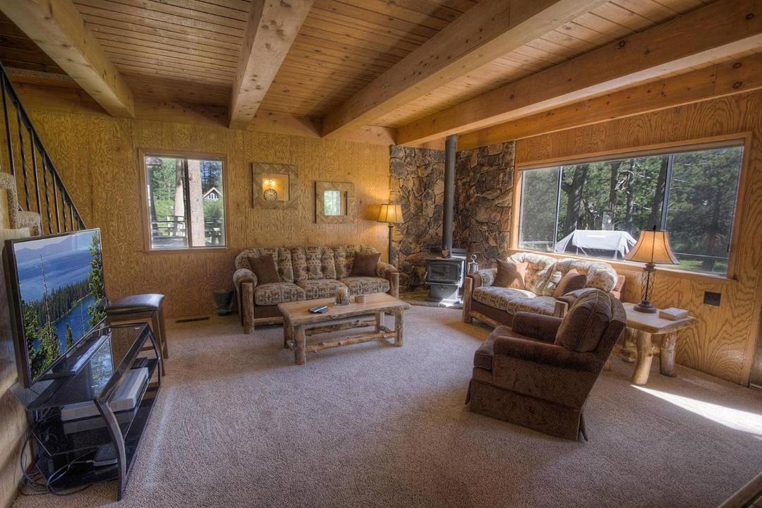 Photo of Livingroom in Tahoe Island