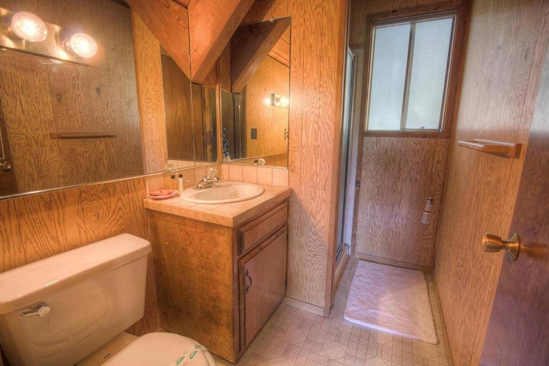 Photo of Bathroom in Tahoe Island
