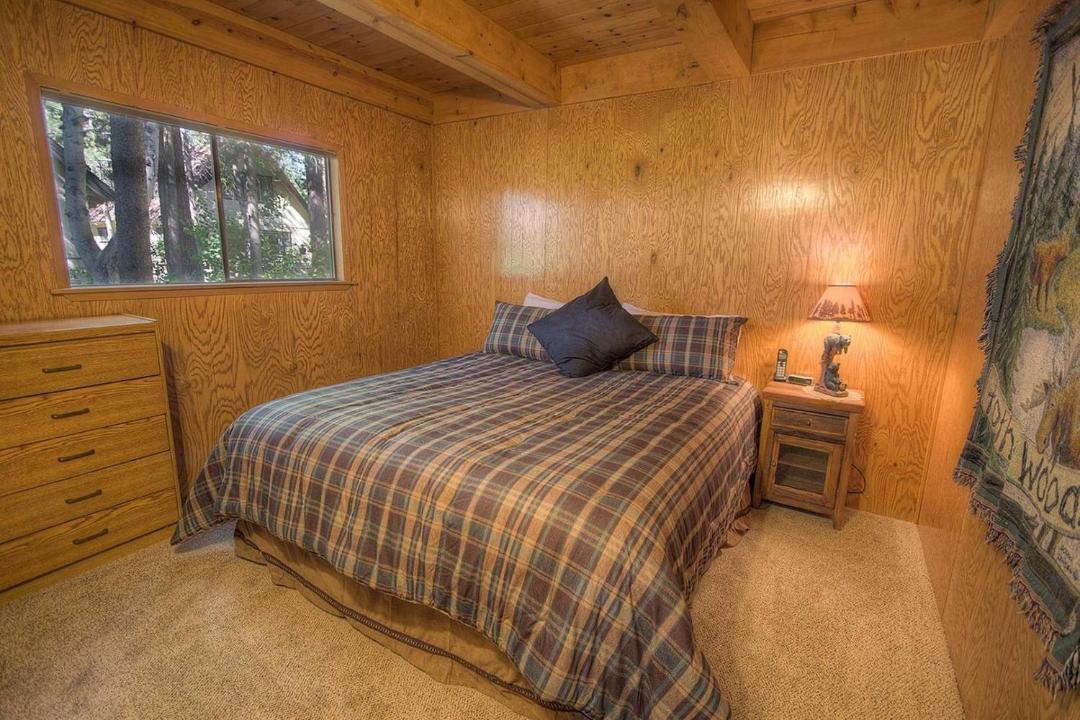 Photo of Bedroom in Tahoe Island