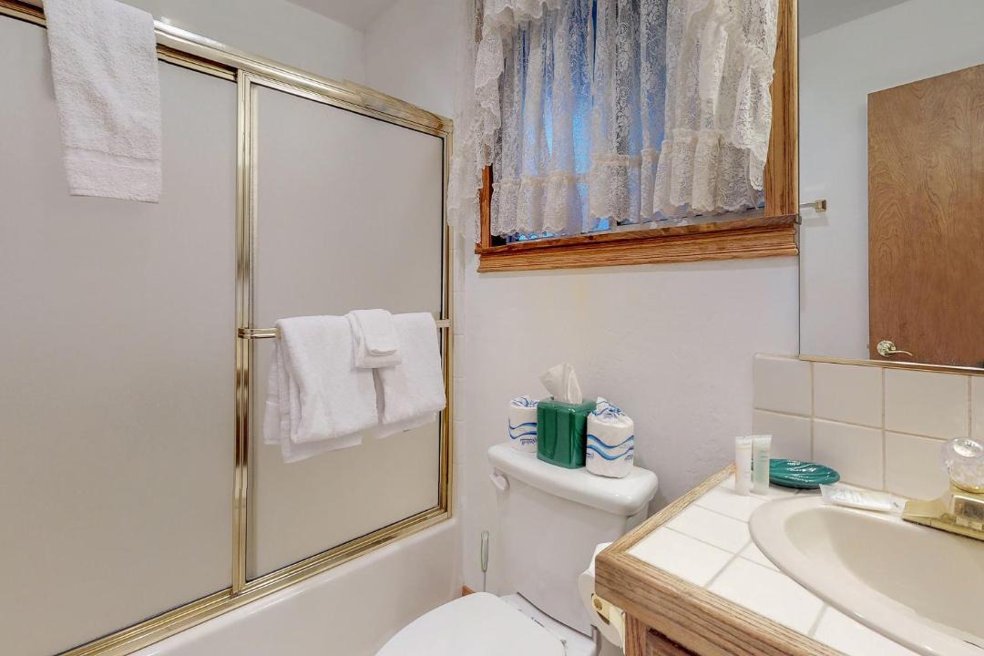 Photo of Bathroom in Upper Moonridge