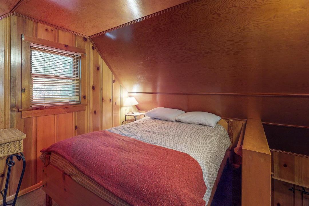 Photo of Bedroom in Idyllwild
