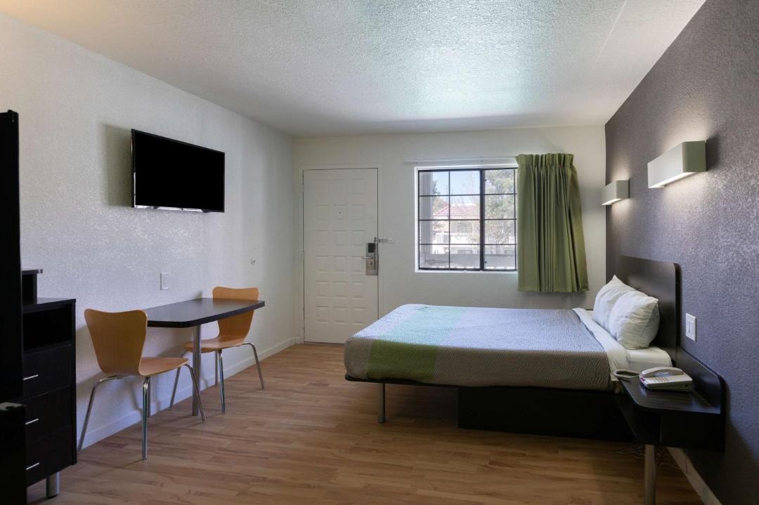 Photo of Bedroom in Barstow
