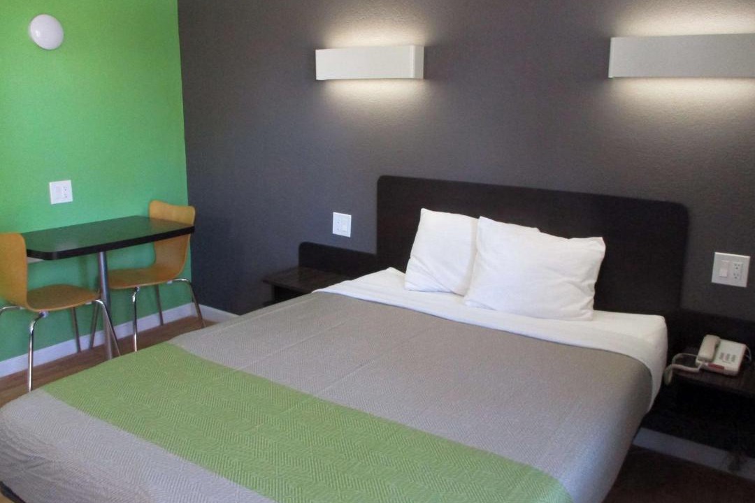 Photo of Bedroom in Barstow