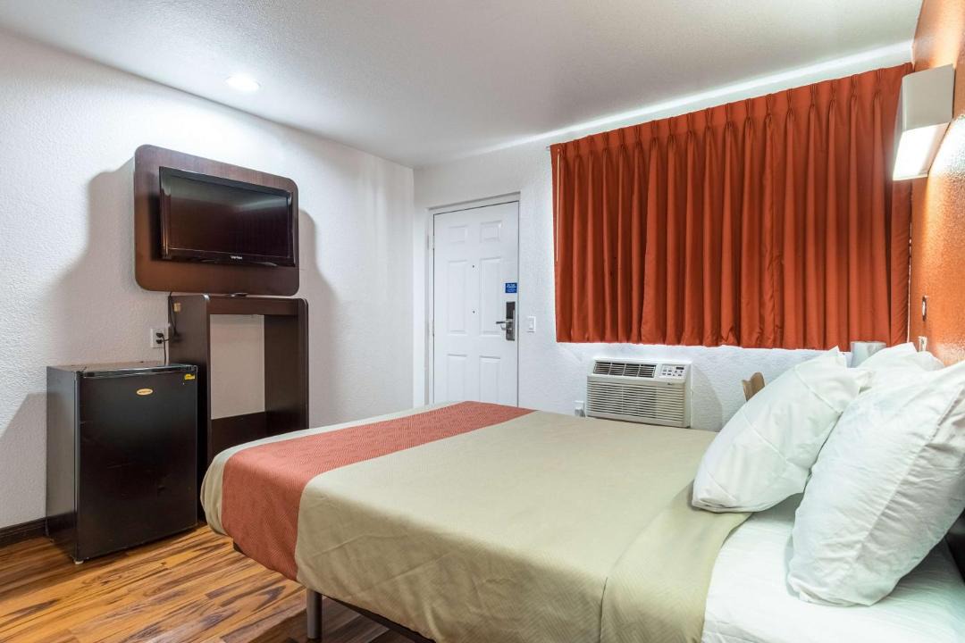 Photo of Bedroom in Riverside