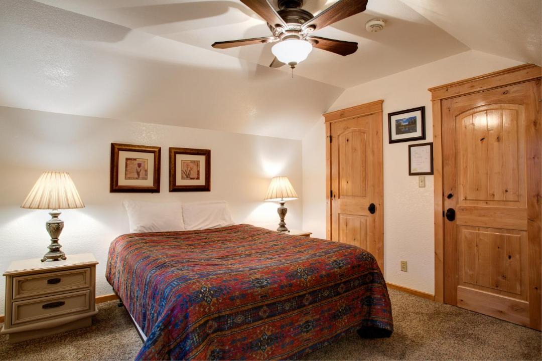 Photo of Bedroom in North Wawona