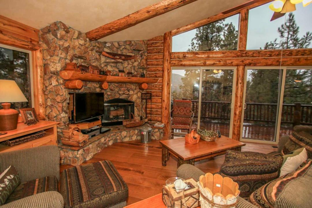 Photo of Livingroom in Castle Glen Estates