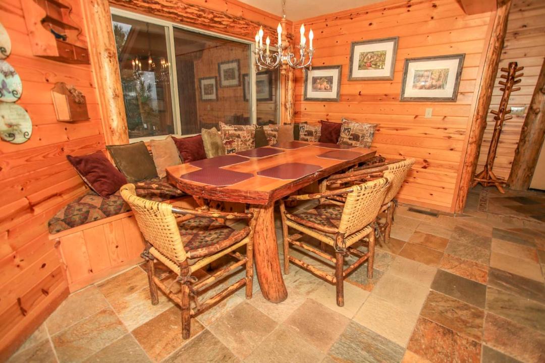 Photo of Livingroom in Castle Glen Estates