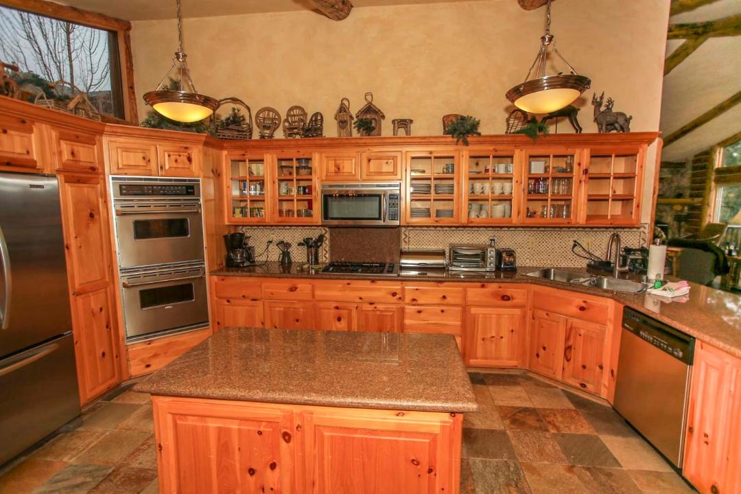 Photo of Kitchen in Castle Glen Estates