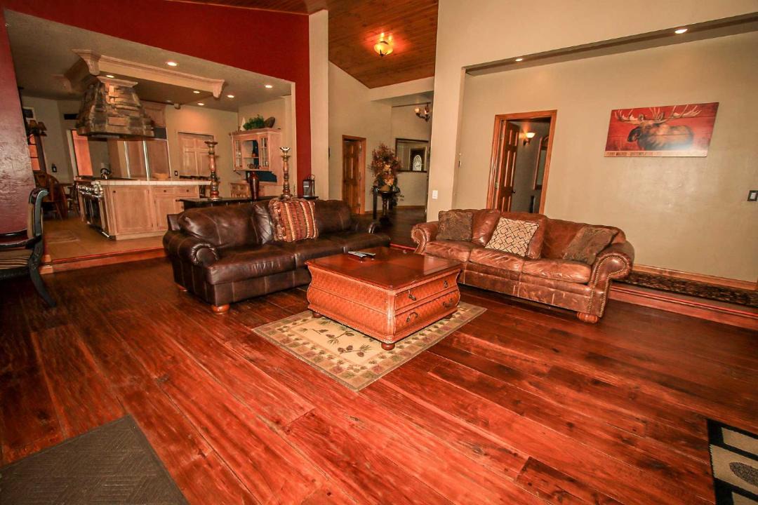 Photo of Livingroom in Evergreen Estates