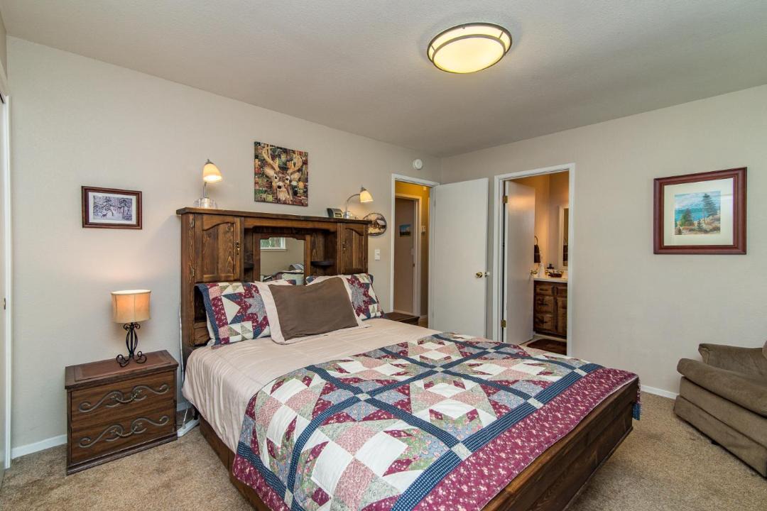 Photo of Bedroom in Tahoe Island