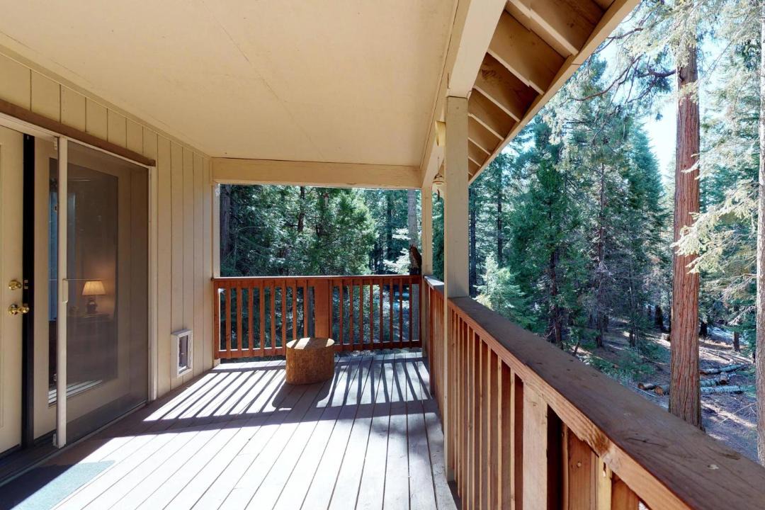 Photo of Patio Balcony in Shaver Lake