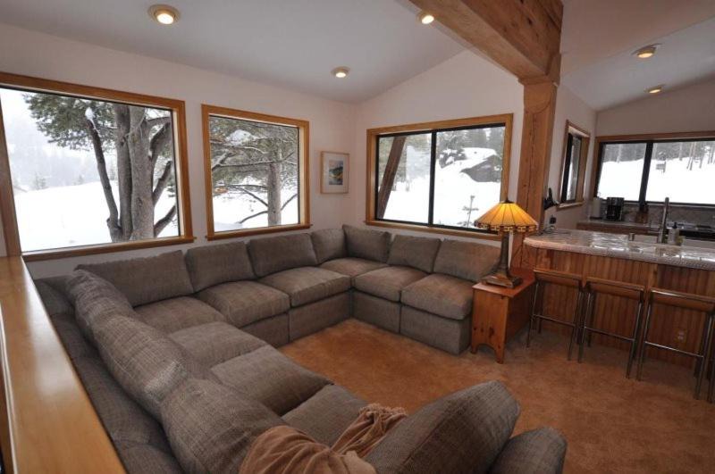 Photo of Livingroom in West Meadows
