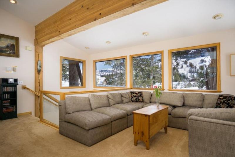 Photo of Livingroom in West Meadows