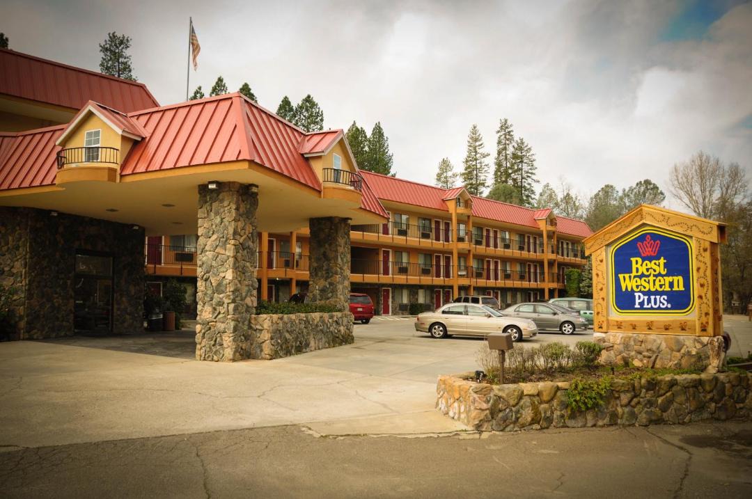 Photo of Others in Mariposa