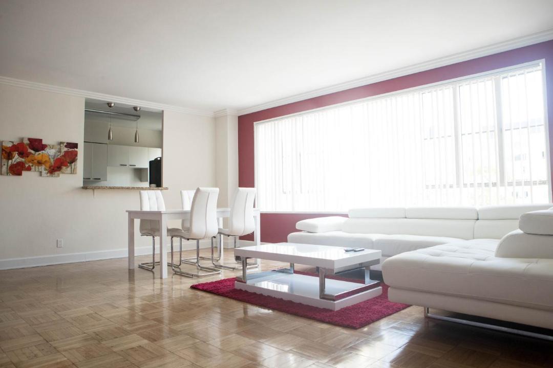 Photo of Livingroom in La Brea