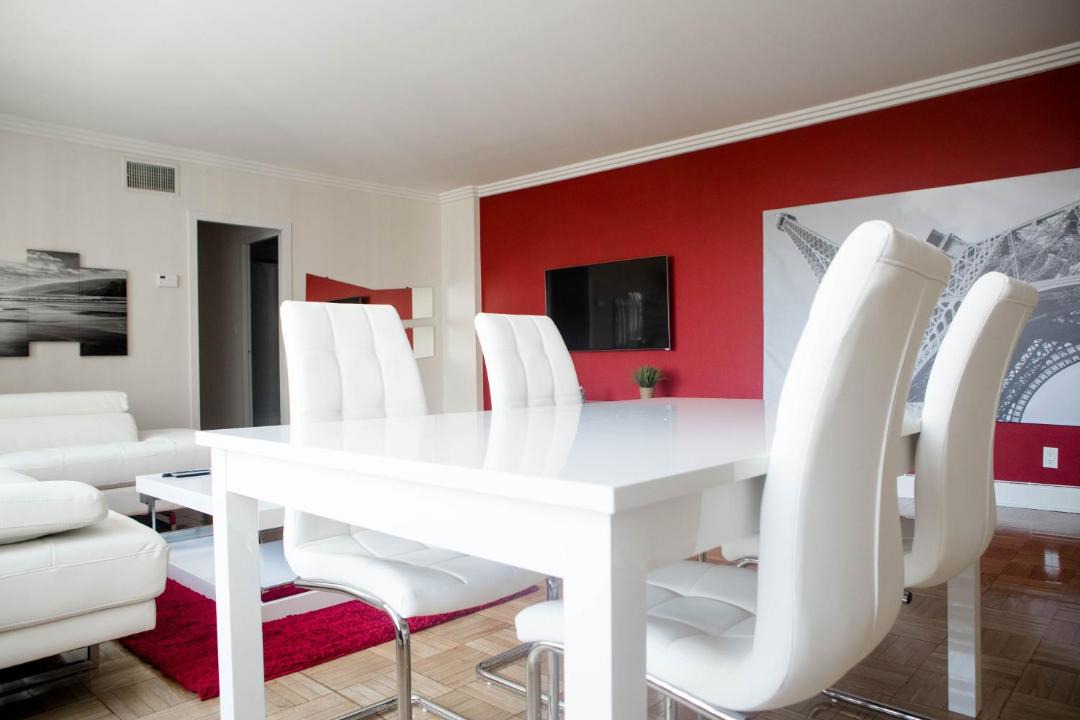Photo of Livingroom in La Brea