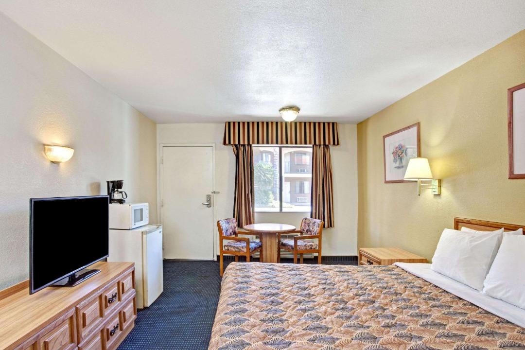 Photo of Bedroom in Banning
