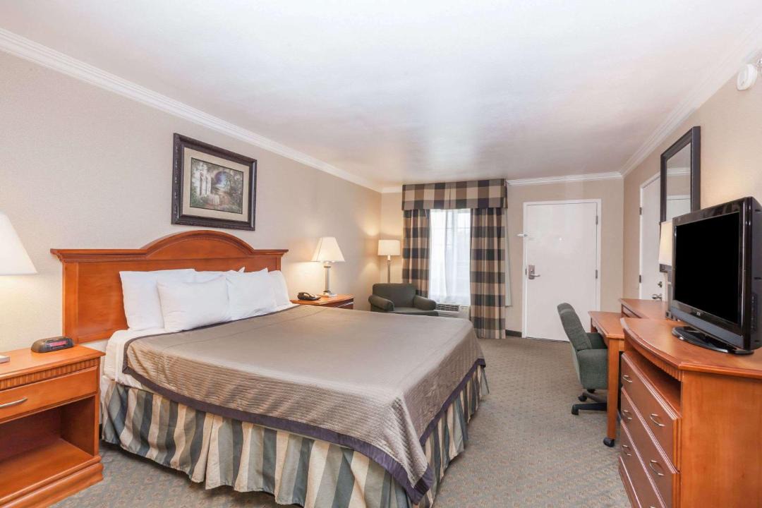 Photo of Bedroom in Sylmar