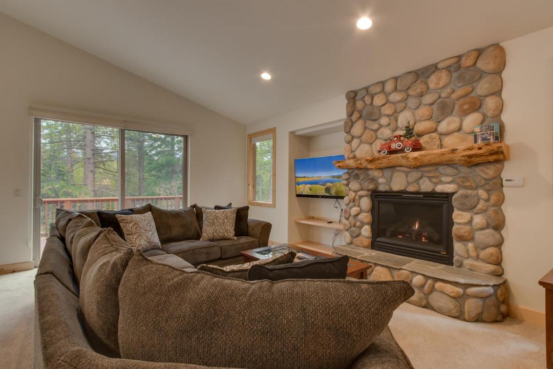 Photo of Livingroom in Tahoe Island