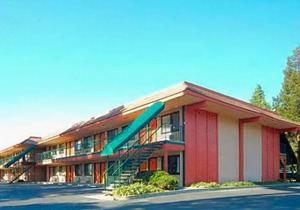 Days Inn by Wyndham Gilroy