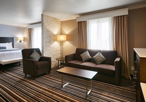 Best Western Plus Diamond Valley Inn