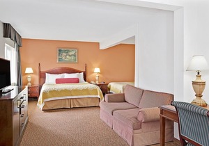 Torrance Inn and Suites