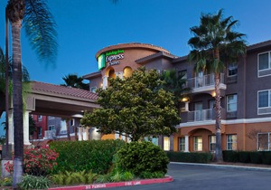 Holiday Inn Express Hotel & Suites Corona, an Ihg Hotel