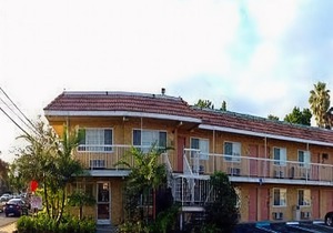 Travelodge by Wyndham Fullerton Near Anaheim