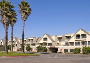 Travelodge by Wyndham Ocean Front