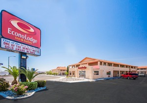 Econo Lodge Inn & Suites Near China Lake Naval Station