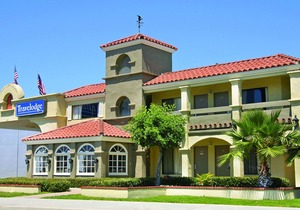 Travelodge by Wyndham Costa Mesa Newport Beach Hacienda
