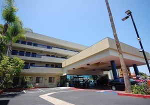 Quality Inn & Suites Los Angeles Airport - LAX
