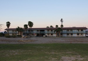 Days Inn & Suites by Wyndham Needles