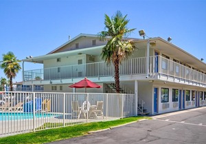 Motel 6-Fresno, CA - Blackstone South