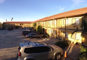 Fullerton Inn