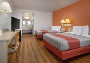 Motel 6 Buena Park Knotts Berry Farm Disneyland