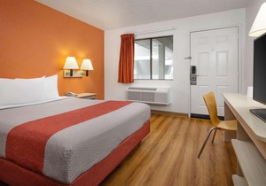 Motel 6 Buena Park Knotts Berry Farm Disneyland