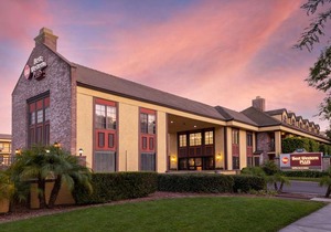 BEST WESTERN PLUS Raffles Inn and Suites