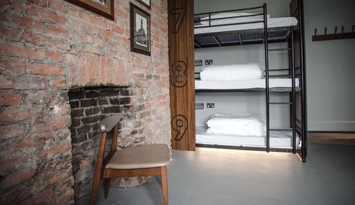 Bed in 15-Bed Mixed Dormitory Room with Shared Bathroom