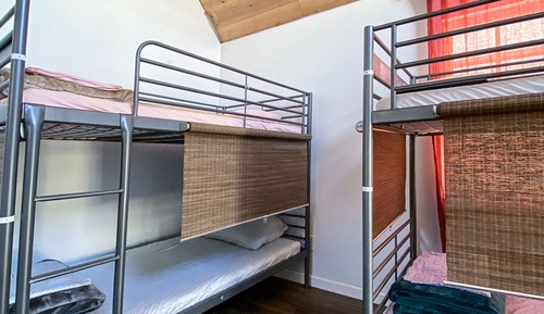 Shared Dormitory, Women only, Balcony