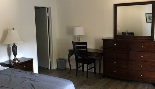 Basic Room, 1 King Bed, City View