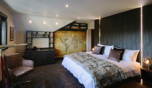 The Columbus Luxury Suite, 1 King Bed, Mountain View