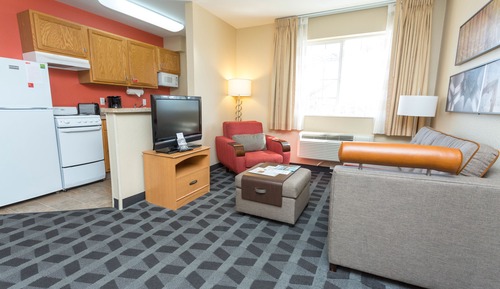 Suite, 1 Bedroom (Mobility/Hearing Access, Transf Shwr)